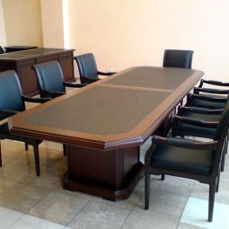 Столы для проведения успешных переговоров